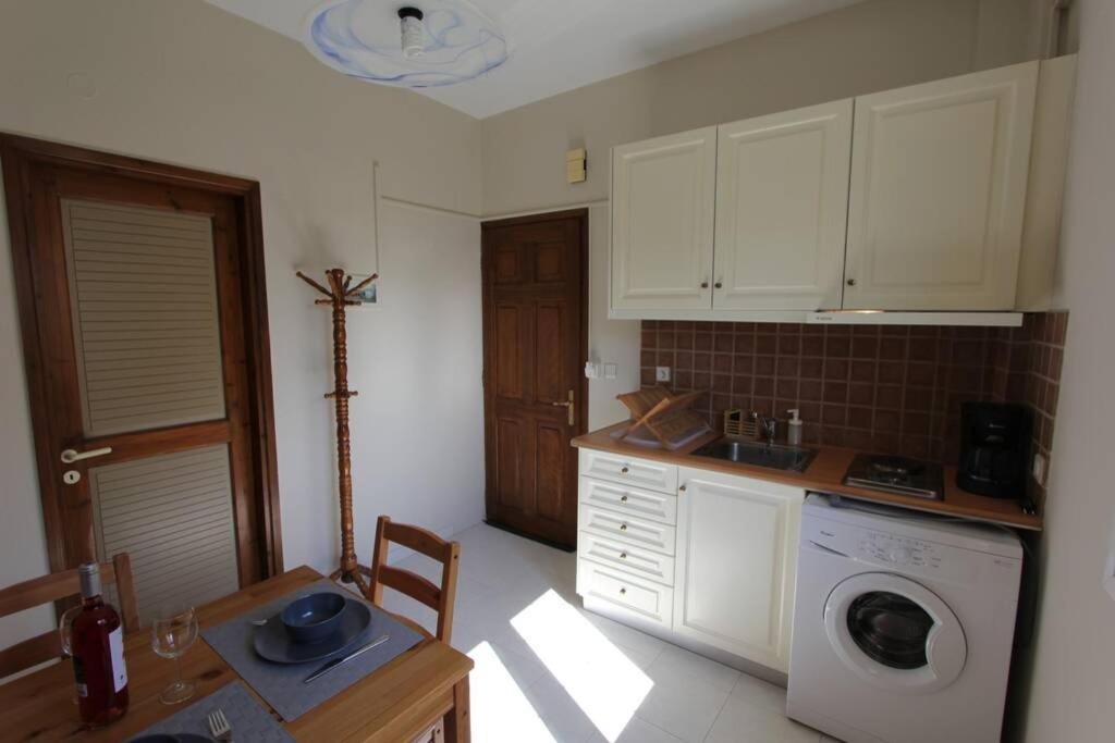 Cozy Apartment In The Heart Of The Town อาร์กอสโตลี ภายนอก รูปภาพ